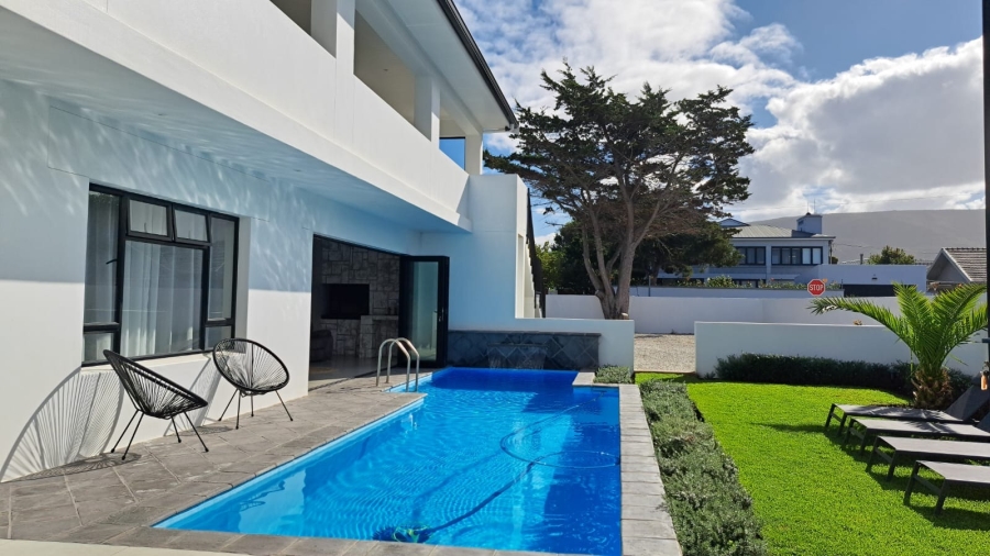 9 Bedroom Property for Sale in Westcliff Western Cape